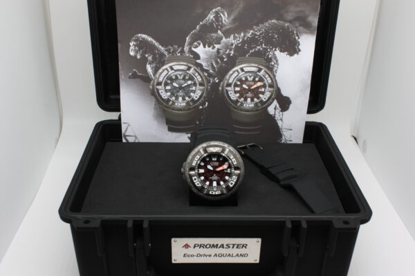 Citizen Diver's Eco Drive 300 mt "Godzilla" Limited Edition - immagine 2