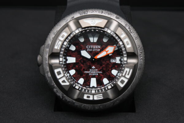 Citizen Diver's Eco Drive 300 mt "Godzilla" Limited Edition - immagine 4