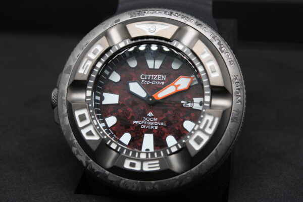 Citizen Diver's Eco Drive 300 mt "Godzilla" Limited Edition - immagine 5