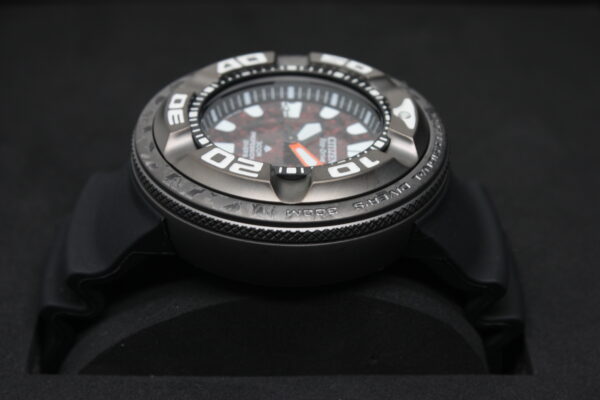 Citizen Diver's Eco Drive 300 mt "Godzilla" Limited Edition - immagine 8