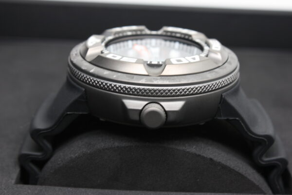 Citizen Diver's Eco Drive 300 mt "Godzilla" Limited Edition - immagine 12